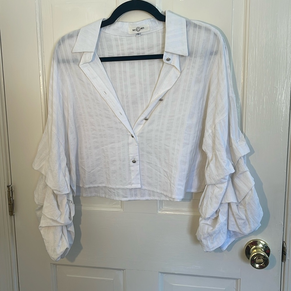 Fun white blouse